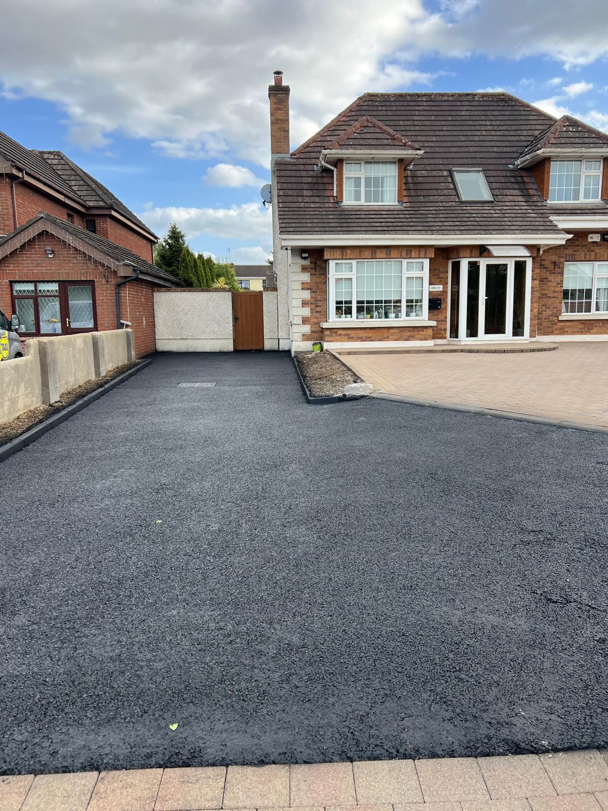 Tarmac Drive with Block-Paved Edge